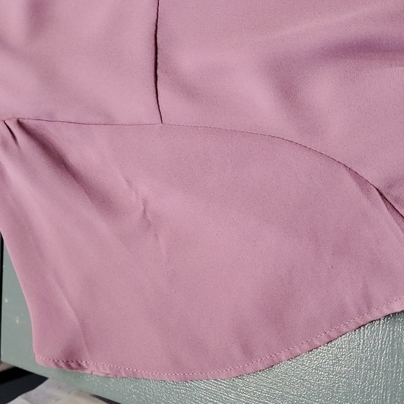 Women's 5X NWT lavender blouse, enbroidery around neck. Layed sleeves. - Picture 4 of 10